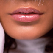 ملمع الشفاه اللؤلؤي